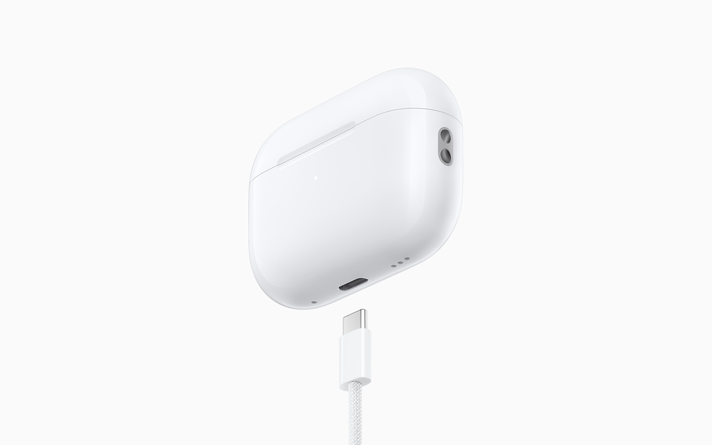 Apple、USB Type-Cに対応したAirPods Proを発表、防塵性能の追加とiPhone 15からAirPodsを直接充電できるように。